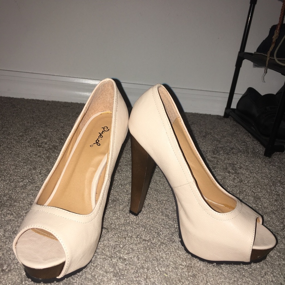 Nude with brown high heels. Size 7 - Picture 2 of 7